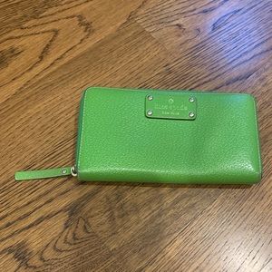 Kate Spade zip wallet